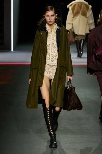 Look 43